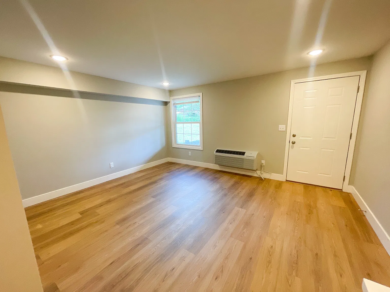 122 S Bellevue St — Photo 3