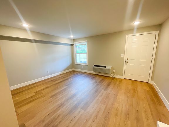 2nd image of 122 S Bellevue St #11150343