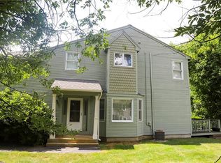 40 Stone Trl #B, North Providence, RI 02904