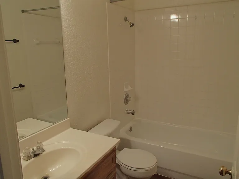 304 Tamara Dr — Photo 8
