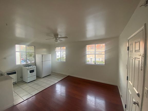 3rd image of 1825 Wilcox Ave APT 200