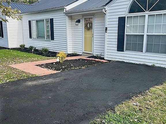 2nd image of 209 Boggs Ln