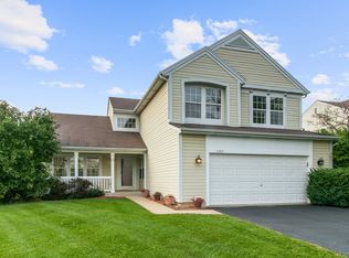 1297 Mayfair Ln, Grayslake, IL