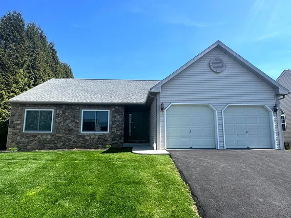 1013 Rosebud St, Reading, PA 19605