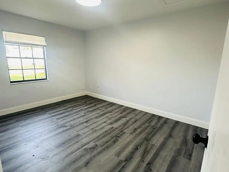 648 Pyramid Ave — Photo 18