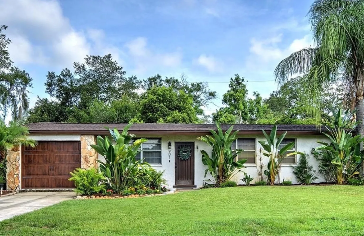 3 bed, 1107 sqft, $2,749 — Photo 1