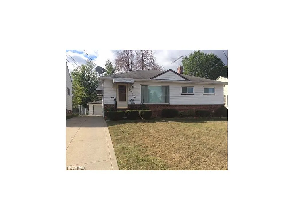 9712 David Rd photo 1