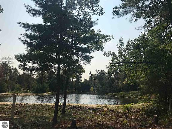 5th image of 10 Frog Pond Dr