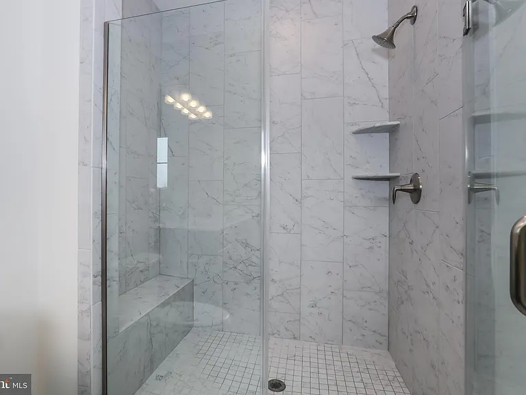 6722 Upland Manor Dr — Photo 19