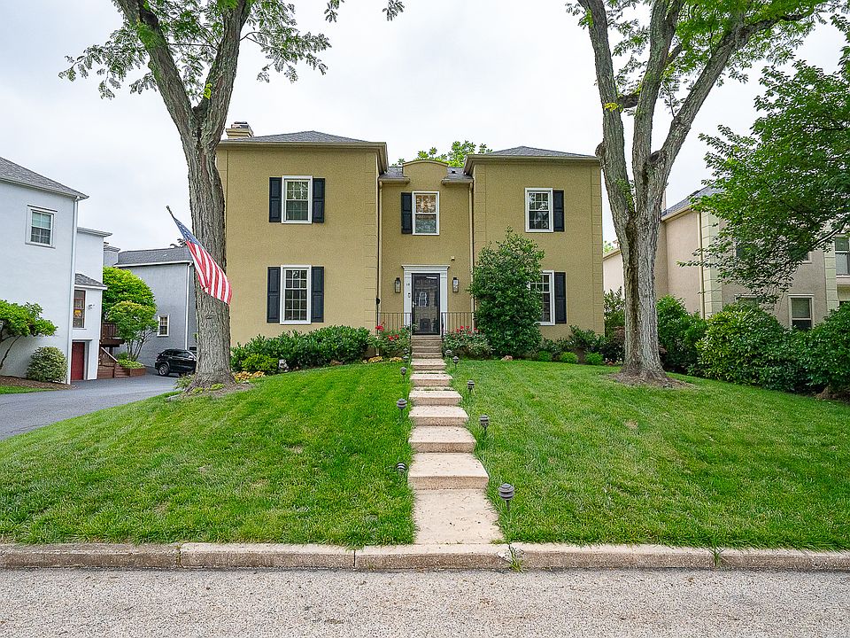1st image of 10 Hansen Ct