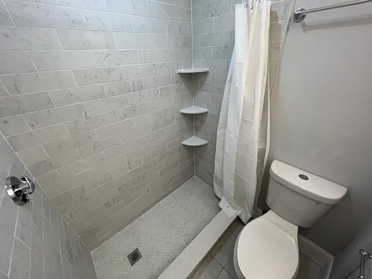 372 Oxford St #13 — Photo 9