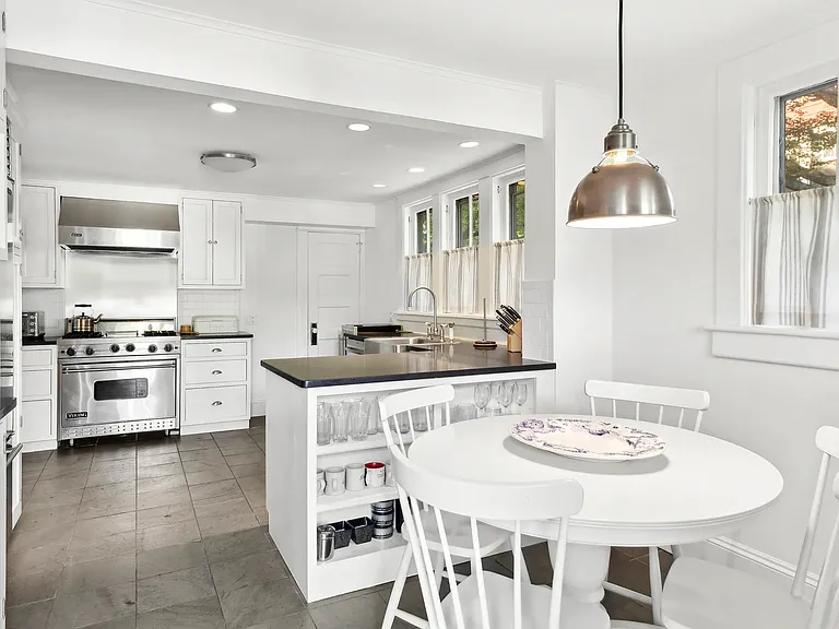 158 Halsey St — Photo 15