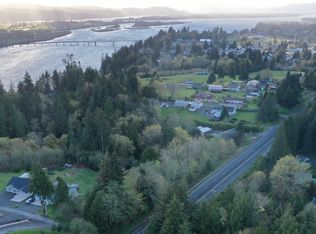 2 Cougar Falls Ln, Cathlamet, WA 98612