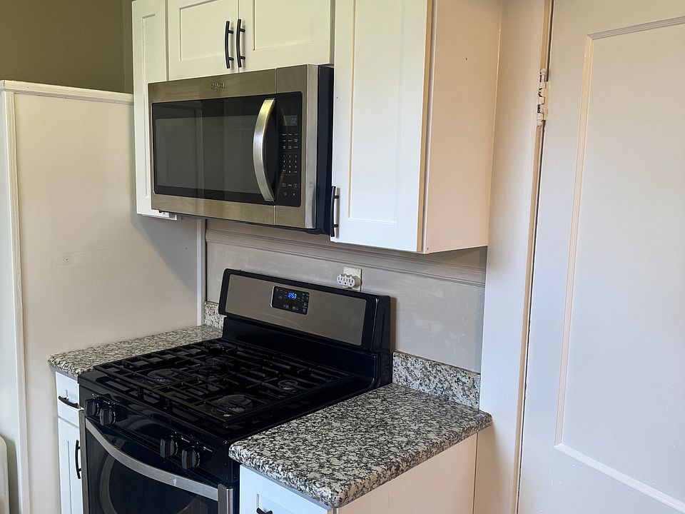2nd image of 621 Laurel St #1