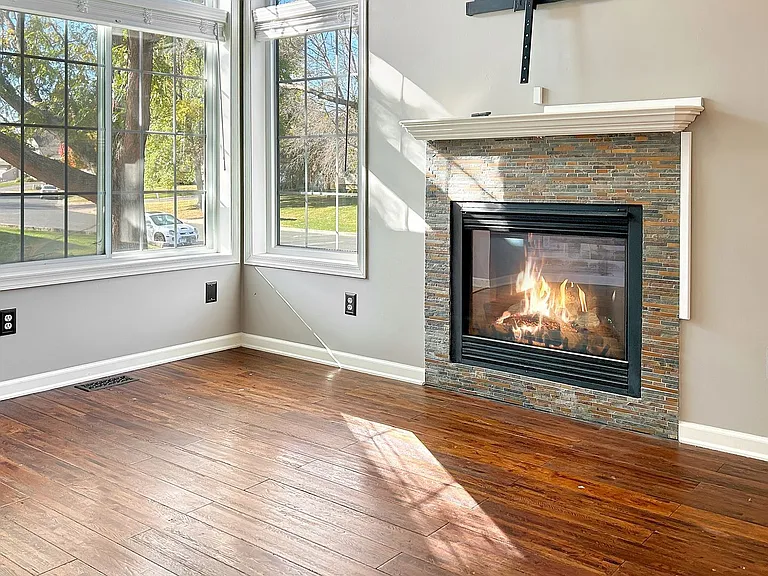 13821 Edgewood Ave — Photo 2