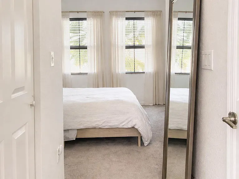 519 SW 19th Ter — Photo 18