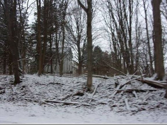 Exterior Neighborhood (street photo)