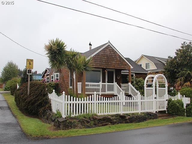 1st image of 1527 SW Harbor Ave