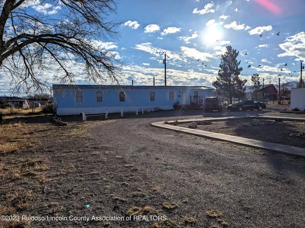 609 B Ave, Carrizozo, NM 88301
