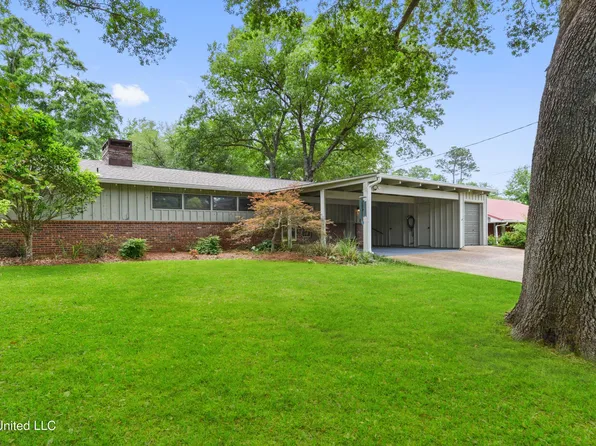 658 Mauna Loa Ct, Diamondhead, MS 39525