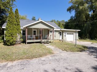 9889 E Cherry Bend Rd, Traverse City, MI 49684