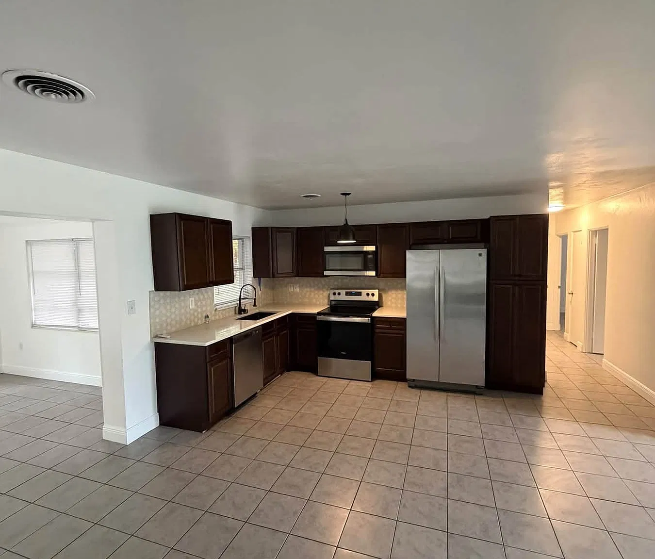 1493 W Beresford Ave — Photo 4