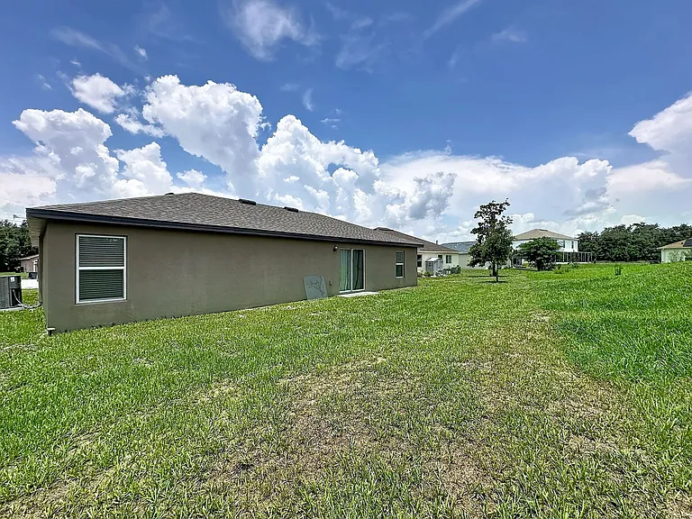 1407 Hillsborough Way — Photo 37