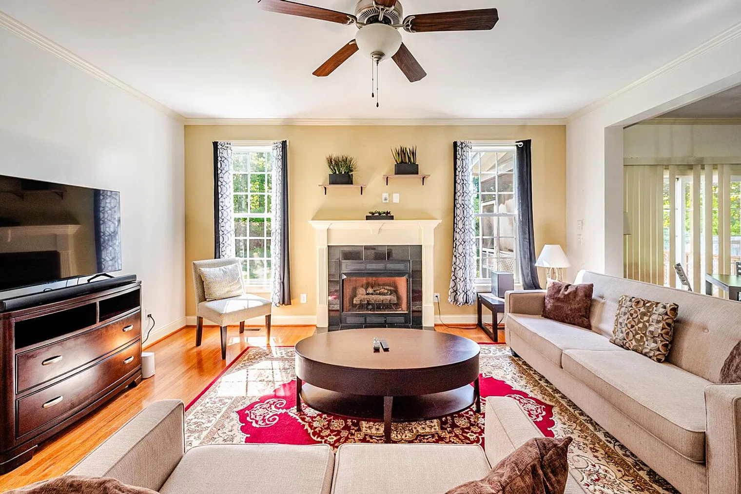4 bed, 2.5 bath, $7,122 — Photo 1