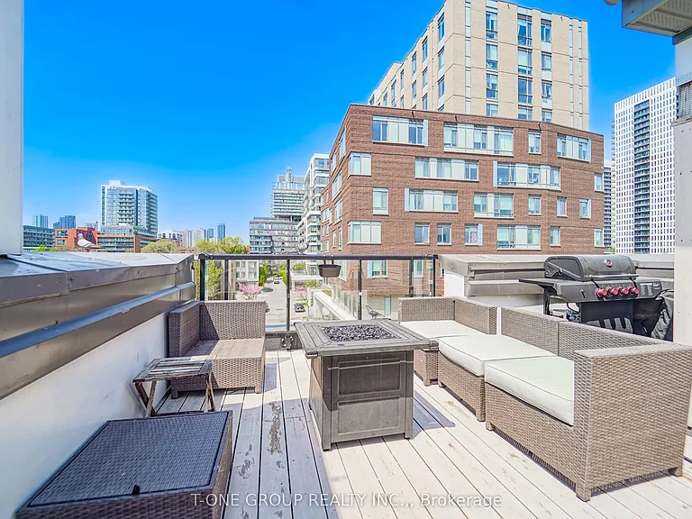 55 Sutton Ave — Photo 10