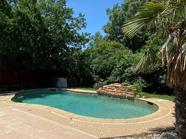 8012 Ashridge Rd, Fort Worth, TX 76134