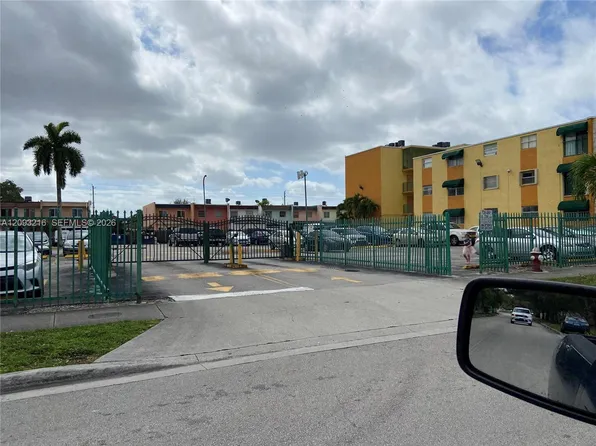 666 W 81st St APT 127, Hialeah, FL 33014