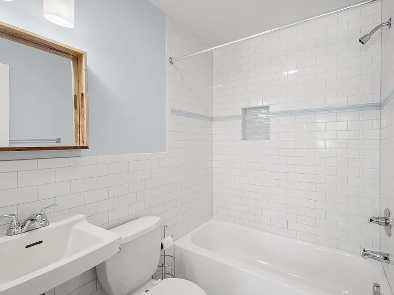 1009 N Buchanan Blvd #L — Photo 17