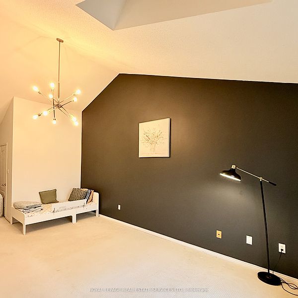 Oakville Townhouse for rent - 4 Bedrooms — photo 11
