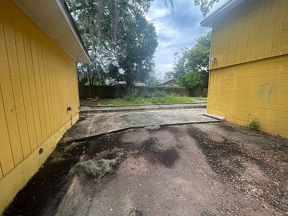 5th image of 3168 N Laura St
