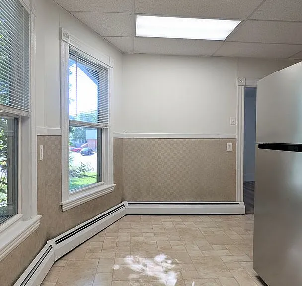 129 College Ave — Photo 3