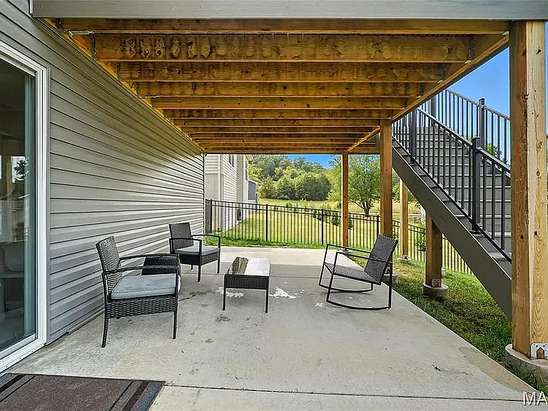 761 Creek View Dr — Photo 28