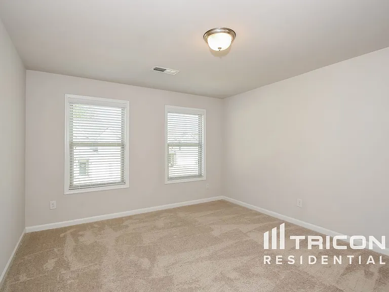221 Ireland Ln — Photo 11