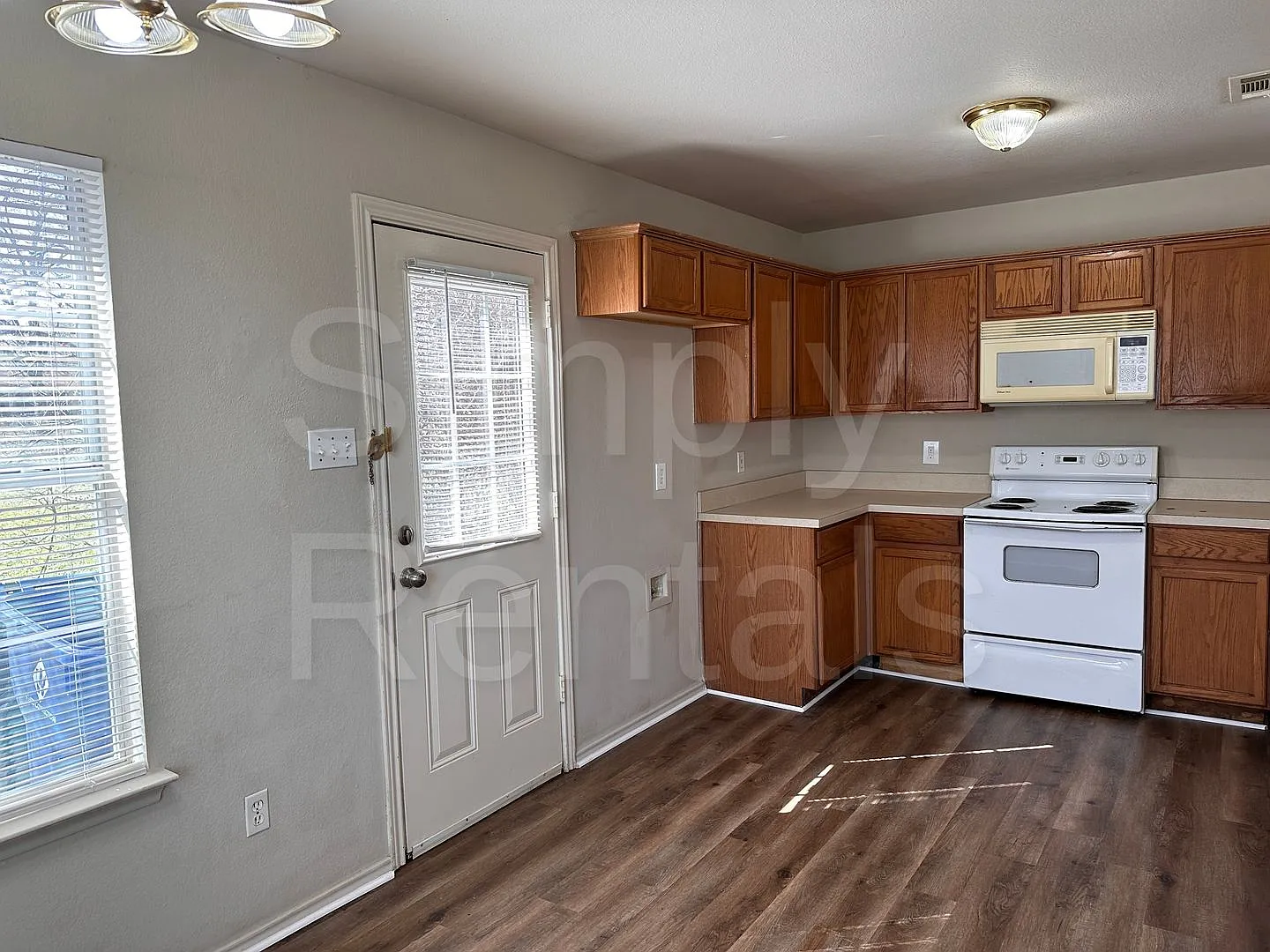 1817 Hemphill - Greenville — Photo 4
