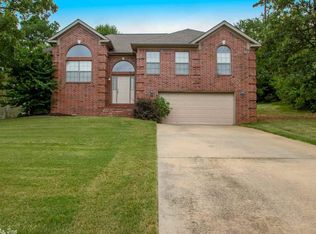136 Chambord Dr, Maumelle, AR 72113