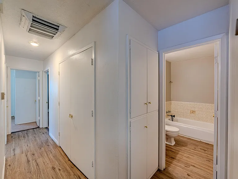 201 Burma Dr NE — Photo 14