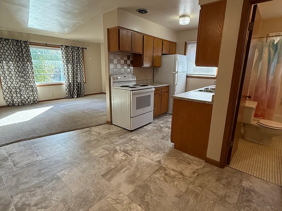 1321 D St #9