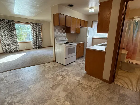 1321 D St #9, Lincoln, NE 68502