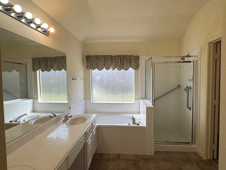 12918 Stratford Mill Ln — Photo 10