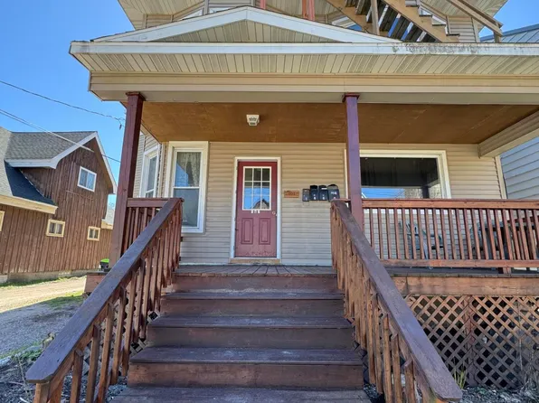 404 Maple St, Sault Sainte Marie, MI 49783