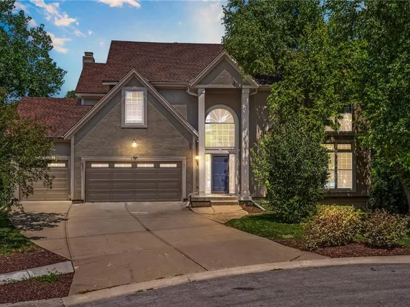 5337 Albervan St, Shawnee, KS 66216