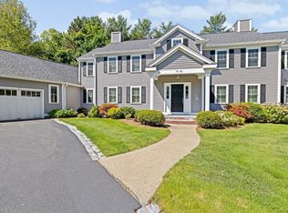 70 Humphreys Ln #70, Duxbury, MA 02332
