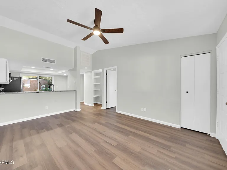 2845 E Tracy Ln #4 — Photo 5