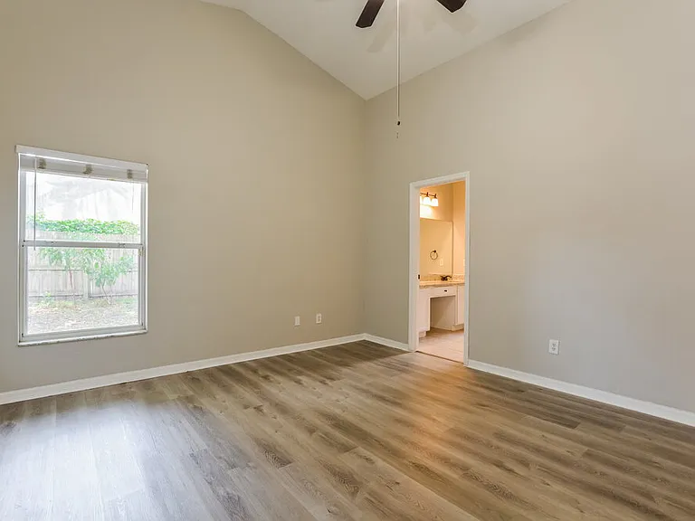 1033 Shale Trail St — Photo 9