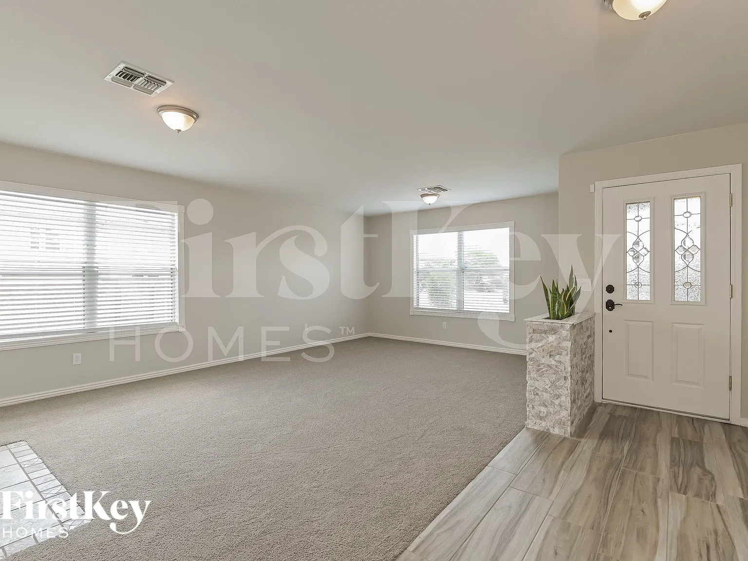 3 bed, 2.0 bath, 1990 sqft, $2,080 — Photo 2