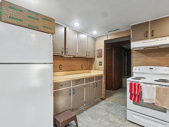 4th image of 66 Oak Ln